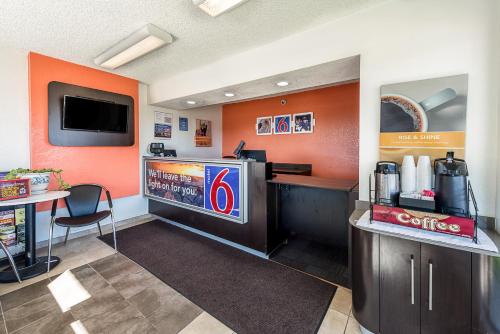 Lobby, Motel 6 Sparks, NV - Airport - Sparks in Sparks (NV) Lobby, Motel 6 Sparks, NV - Airport - Sparks in Sparks (NV)