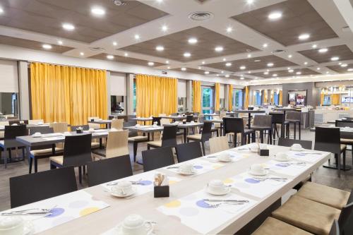 Restaurant, Novotel Brescia 2 in Brescia Restaurant, Novotel Brescia 2 in Brescia