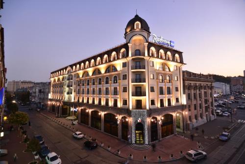 Indgang, Radisson Blu Hotel, Kyiv Podil City Centre in Kyiv Indgang, Radisson Blu Hotel, Kyiv Podil City Centre in Kyiv