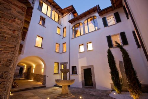 This photo about QUISIGUSTA Miraval Suites B&B shared on HyHotel.com