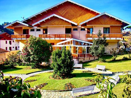 Entree, Hotel Sagres in Campos Do Jordao Entree, Hotel Sagres in Campos Do Jordao