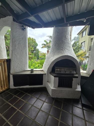 Tropical Spanish Style Cabana - New Listing! in Marrickville Tropical Spanish Style Cabana - New Listing! in Marrickville