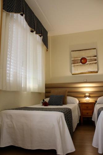 Hotel Cuatro Canos in Alcala de Henares Hotel Cuatro Canos in Alcala de Henares