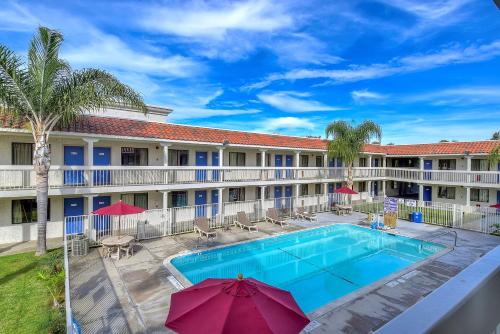 ทัศนียภาพภายนอกโรงแรม, Motel 6 Carlsbad, CA Beach near สนามบินแมคคัลแลน-พาโลมาร์ ทัศนียภาพภายนอกโรงแรม, Motel 6 Carlsbad, CA Beach near สนามบินแมคคัลแลน-พาโลมาร์