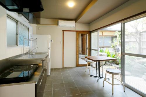 Kitchen, Nara Guesthouse Kamunabi near Mt. Wakakusa Kitchen, Nara Guesthouse Kamunabi near Mt. Wakakusa