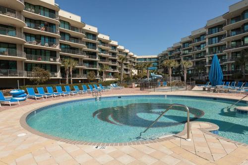 Swimming pool, Phoenix on the Bay Unit 1110 in Caswell Swimming pool, Phoenix on the Bay Unit 1110 in Caswell