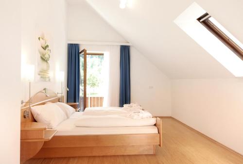 This photo about Wahaha Paradise shared on HyHotel.com