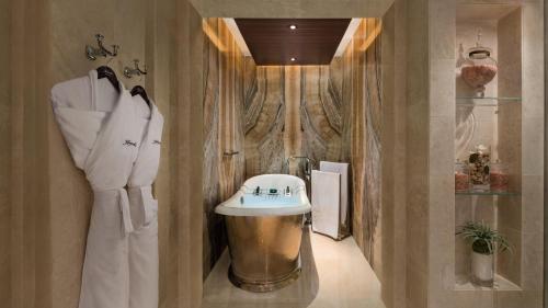 This photo about Aspen Chalets by Kempinski shared on HyHotel.com