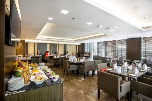 餐饮, 贝斯特韦斯特Plus枫叶酒店 (Best Western Plus Maple Leaf) in 达卡 餐饮, 贝斯特韦斯特Plus枫叶酒店 (Best Western Plus Maple Leaf) in 达卡