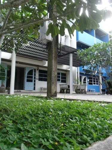 Albatross Guesthouse @ Thungwualaen Beach in Chumphon Albatross Guesthouse @ Thungwualaen Beach in Chumphon
