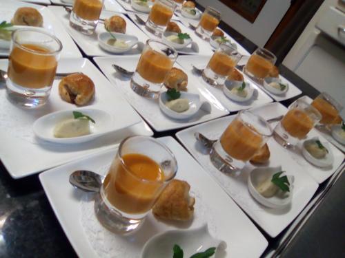 المطعم, Logis Hotel Du Midi in لا روشي ان أرديني المطعم, Logis Hotel Du Midi in لا روشي ان أرديني