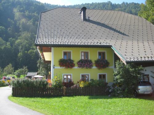 Biobauernhof Hauserbauer in Hintersee Biobauernhof Hauserbauer in Hintersee