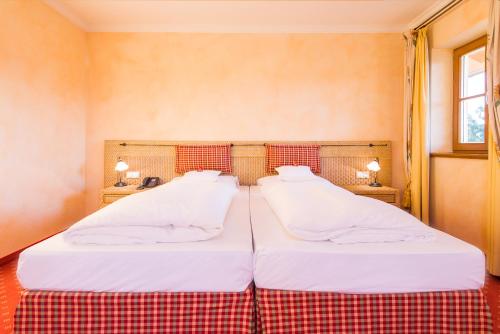 Hotel und Landgasthof Altwirt in โฮยส์คิเช่น Hotel und Landgasthof Altwirt in โฮยส์คิเช่น