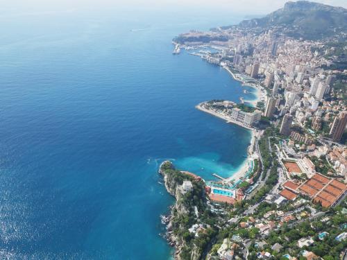 Facilities, Residence "Le Golfe Bleu" in Menton Facilities, Residence "Le Golfe Bleu" in Menton
