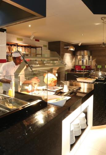 F&B, 데번 호텔 앤 컨퍼런스 센터 (The Devon Hotel & Conference Centre) in 뉴플리머스 F&B, 데번 호텔 앤 컨퍼런스 센터 (The Devon Hotel & Conference Centre) in 뉴플리머스