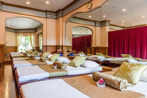 อาหารและเครื่องดื่ม, ชลจันทร์ พัทยา บีช รีสอร์ต (SHA Extra Plus) (Cholchan Pattaya Beach Resort (SHA Extra Plus)) in พัทยา อาหารและเครื่องดื่ม, ชลจันทร์ พัทยา บีช รีสอร์ต (SHA Extra Plus) (Cholchan Pattaya Beach Resort (SHA Extra Plus)) in พัทยา