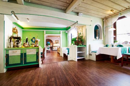 Εστιατόριο, Holzschuhs Schwarzwaldhotel in Μπάιερσμπρον Εστιατόριο, Holzschuhs Schwarzwaldhotel in Μπάιερσμπρον