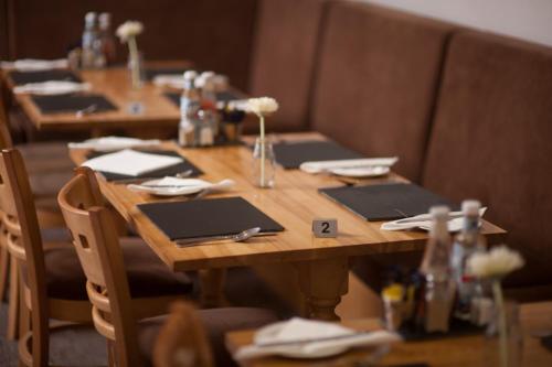 מסעדה, St George Hotel Rochester-Chatham in גילינגהם מסעדה, St George Hotel Rochester-Chatham in גילינגהם