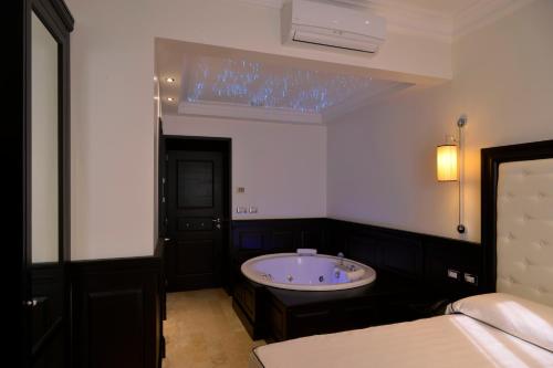 This photo about Vaticano Royal Suite Guest House shared on HyHotel.com