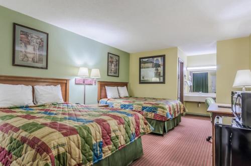 This photo about Rodeway Inn Concordia shared on HyHotel.com