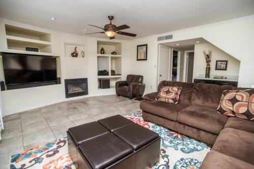 This photo about Oreana Tropicana Four-Bedroom Vacation Home shared on HyHotel.com