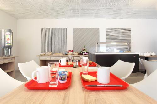 Food and beverages, Appart'Hôtel Odalys Le Dôme Marseille in District 04 Food and beverages, Appart'Hôtel Odalys Le Dôme Marseille in District 04