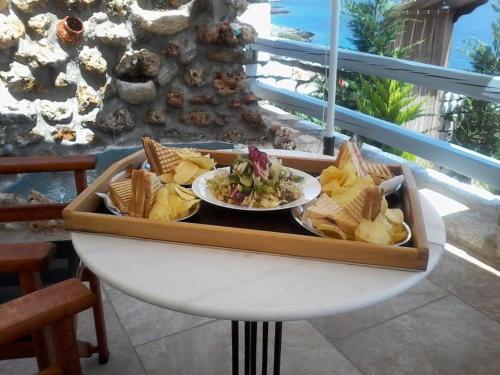 This photo about Εn Plo Luxury Suites shared on HyHotel.com