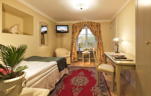 This photo about Akeshofs Slott shared on HyHotel.com