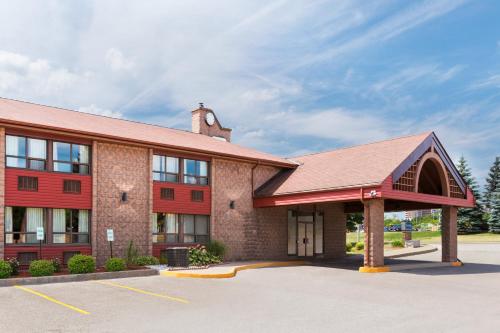 Bejárat, Travelodge by Wyndham Barrie in Barrie Bejárat, Travelodge by Wyndham Barrie in Barrie