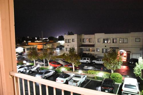 Exterior view, Howard Johnson by Wyndham Salinas in Salinas (CA) Exterior view, Howard Johnson by Wyndham Salinas in Salinas (CA)