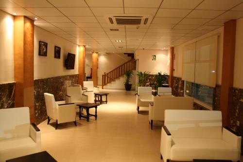 Előcsarnok, Hotel Acosta Ciudad de la Musica in Villafranca De Los Barros Előcsarnok, Hotel Acosta Ciudad de la Musica in Villafranca De Los Barros