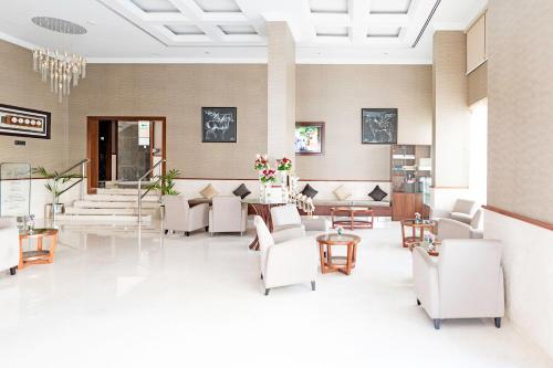 Lobby, Emirates Plaza Hotel in Abu Dhabi Lobby, Emirates Plaza Hotel in Abu Dhabi