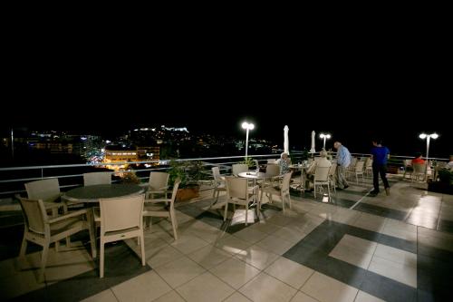 ทัศนียภาพ, โรงแรมโอเชียนิส (Oceanis Hotel) in คิวลา ทัศนียภาพ, โรงแรมโอเชียนิส (Oceanis Hotel) in คิวลา