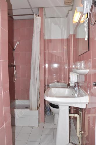 This photo about Hotel du Commerce et de Navarre shared on HyHotel.com