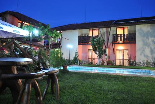 Family hotel Gradina in Ognyanovo Family hotel Gradina in Ognyanovo