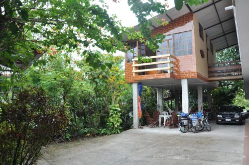 A szálláshely kívülről, A Welcome Break Hostal in Tena A szálláshely kívülről, A Welcome Break Hostal in Tena