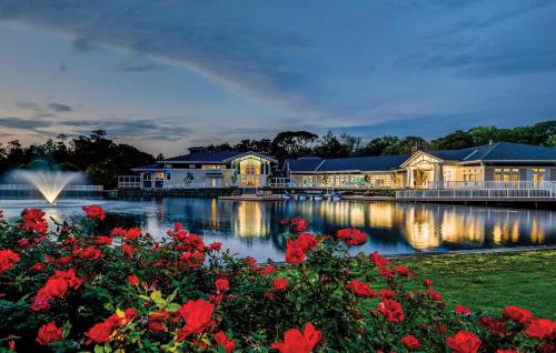 Exterior view, Hilton Vacation Club Beachwoods Kitty Hawk in Kitty Hawk (NC) Exterior view, Hilton Vacation Club Beachwoods Kitty Hawk in Kitty Hawk (NC)