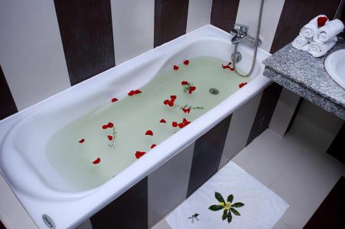 Fürdőszoba, Khách Sạn Hoàng Long Phan Thiết in Phan Thiet Fürdőszoba, Khách Sạn Hoàng Long Phan Thiết in Phan Thiet