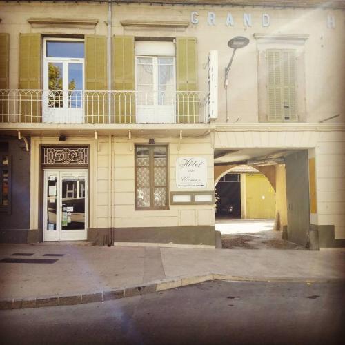 المنظر الخارجي, Hotel Du Cours in Pertuis Town Center المنظر الخارجي, Hotel Du Cours in Pertuis Town Center
