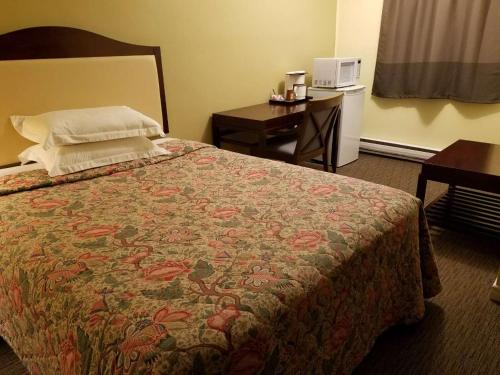 This photo about 7 West Motel shared on HyHotel.com