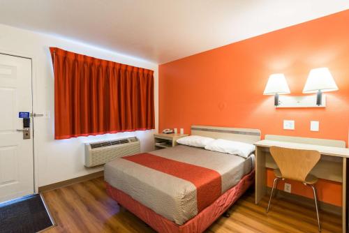 在meiguo.com看到的Motel 6 Reno West的介绍图片