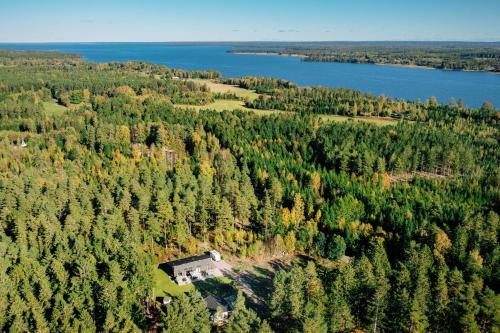 Stort semesterhus på ön Torsö, Vänern (Stort semesterhus pa on Torso, Vanern) in Torso Stort semesterhus på ön Torsö, Vänern (Stort semesterhus pa on Torso, Vanern) in Torso