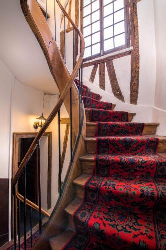 Létesítmények, Hotel du Lys near Panthéon Létesítmények, Hotel du Lys near Panthéon