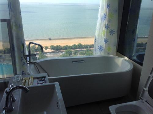 This photo about North Bay No.1 Ocean View Apartment Hotel shared on HyHotel.com