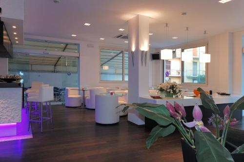 Shared lounge/TV area, Medi Garden Hotel&Residence in Alba Adriatica Shared lounge/TV area, Medi Garden Hotel&Residence in Alba Adriatica