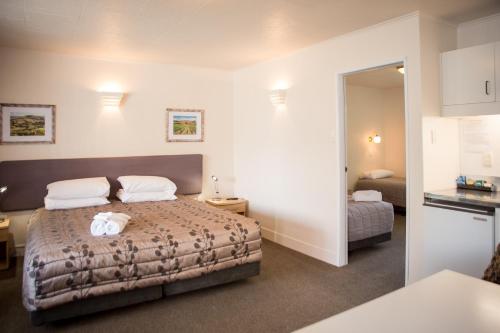 This photo about Colonial on Gladstone shared on HyHotel.com