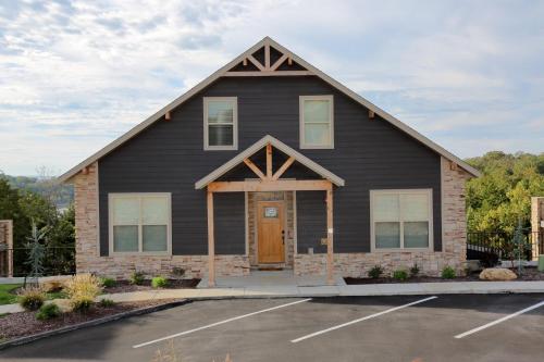 在meiguo.com看到的Antlers Resort的介绍图片