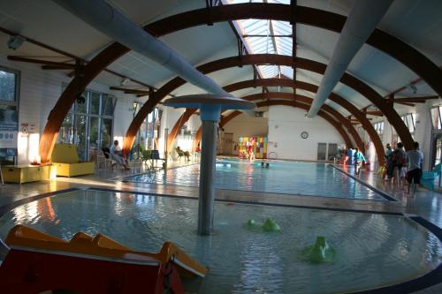 Swimming pool, Reve en Famille in Gastes Swimming pool, Reve en Famille in Gastes