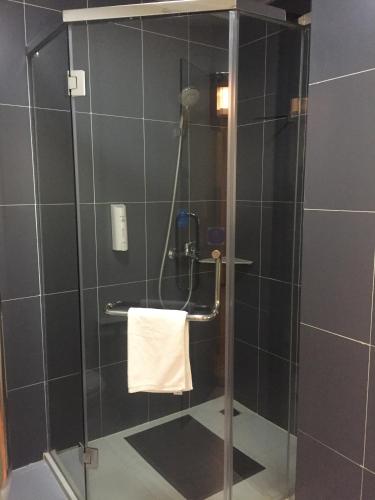 This photo about Shanghai Yi Ti Hotel shared on HyHotel.com