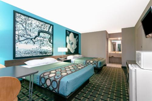 Super 8 by Wyndham Brunswick South/I-95 in برونسويك Super 8 by Wyndham Brunswick South/I-95 in برونسويك